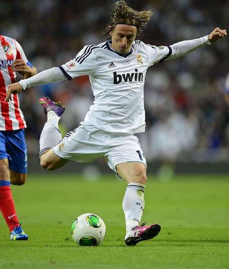 存在感拉满！狄龙半场15中8得到18分3助攻